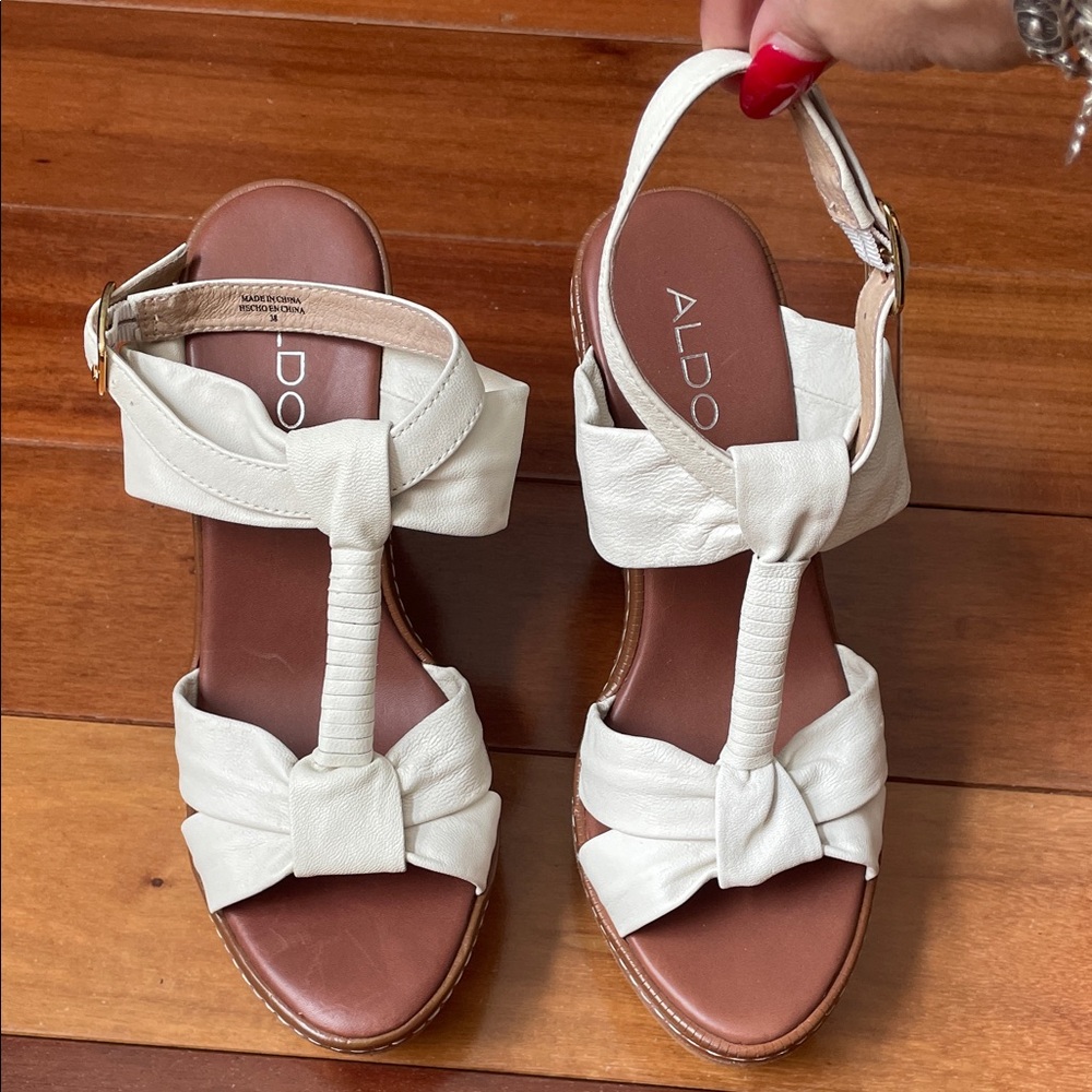 Aldo Women's Off  White Leather Sandals NWOT